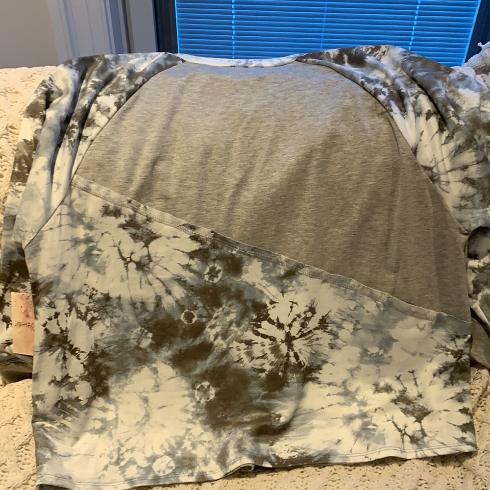 Top - Picture 5 of 6